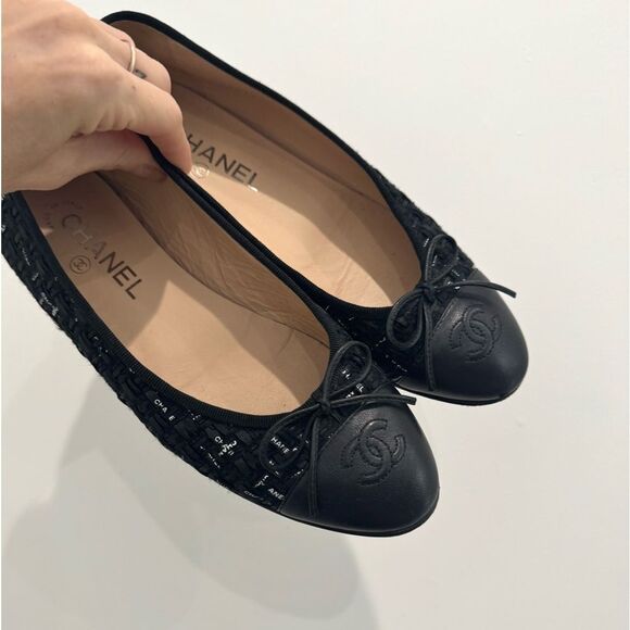 Chanel Ballerina Ribbon Tweed Cap Toe Ballet Flats In Black EU 39 - Picture 3 of 8